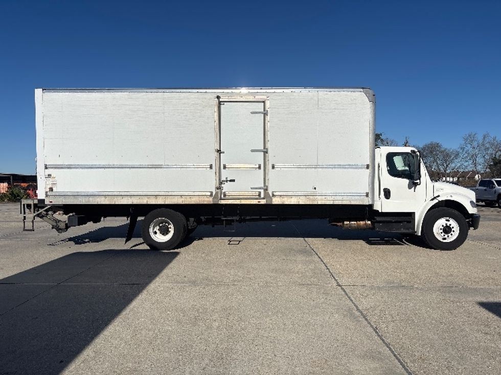 Medium Duty Box Truck-Light and Medium Duty Trucks-Freightliner-2020-M2-Hammond-LA-217,485\n\t\tmiles-$ 44,500 - Image 14