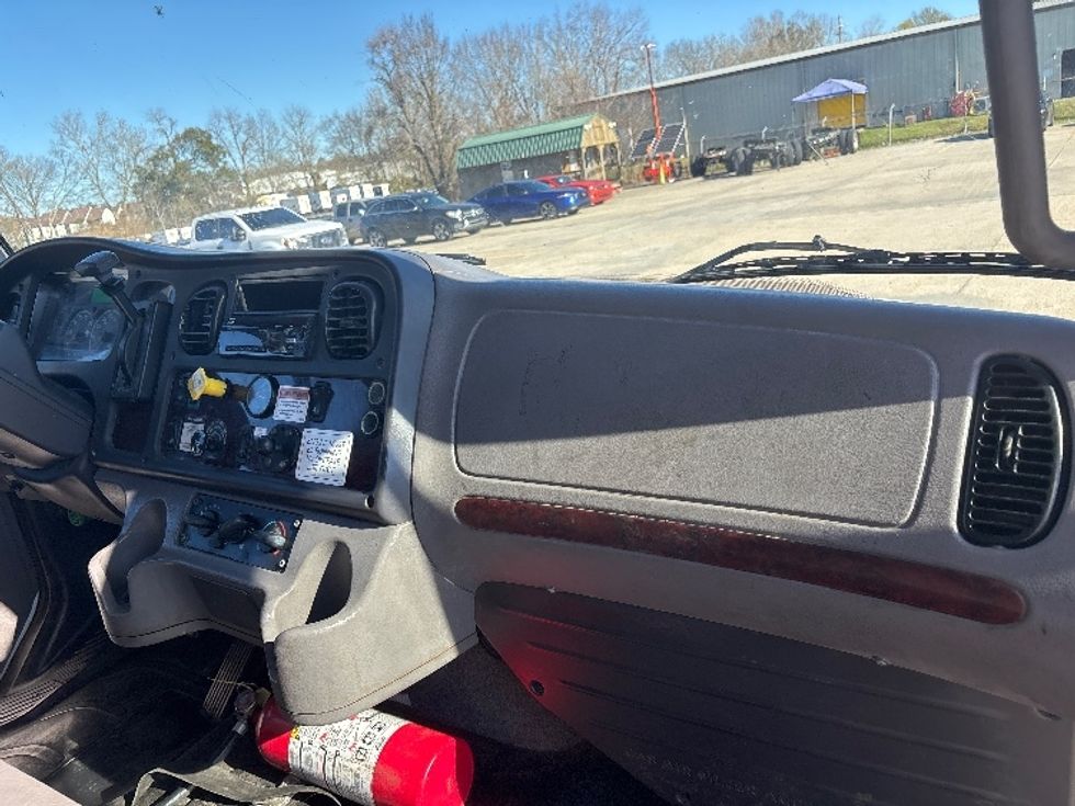 Medium Duty Box Truck-Light and Medium Duty Trucks-Freightliner-2020-M2-Hammond-LA-217,485\n\t\tmiles-$ 44,500 - Image 19