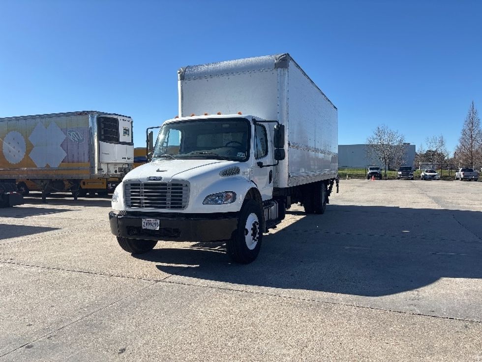 Medium Duty Box Truck-Light and Medium Duty Trucks-Freightliner-2020-M2-Hammond-LA-217,485\n\t\tmiles-$ 44,500 - Image 3
