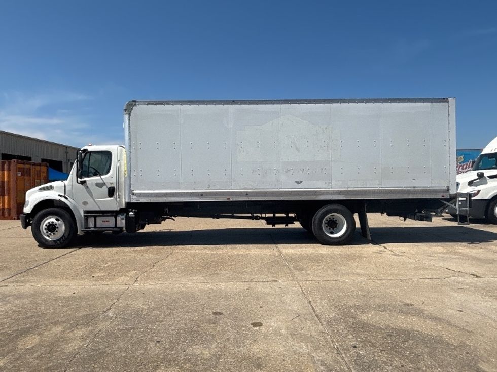 Medium Duty Box Truck-Light and Medium Duty Trucks-Freightliner-2020-M2-Hammond-LA-223,781\n\t\tmiles-$ 50,750 - Image 4