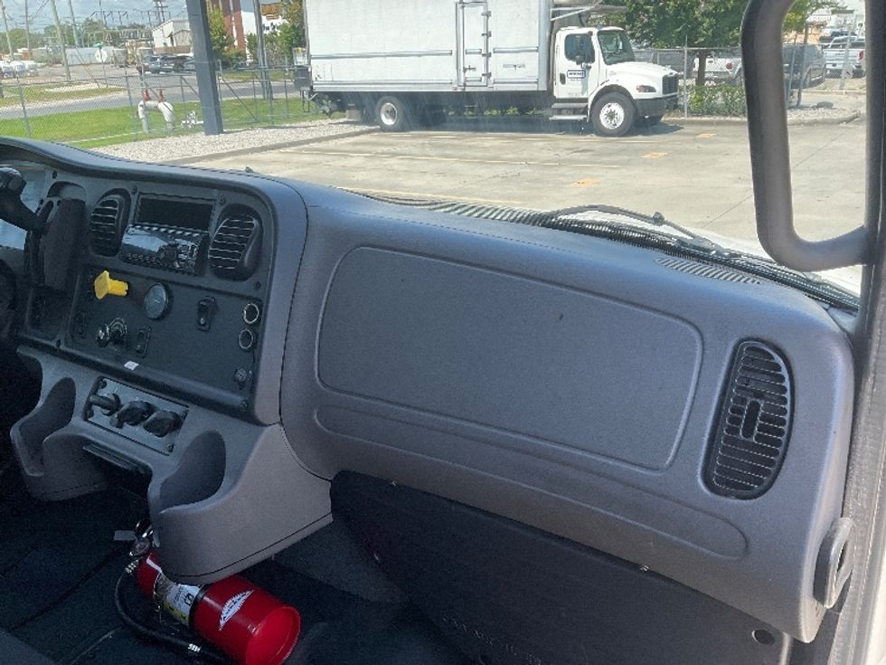 Medium Duty Box Truck-Light and Medium Duty Trucks-Freightliner-2020-M2-Hammond-LA-223,898\n\t\tmiles-$ 48,750 - Image 20