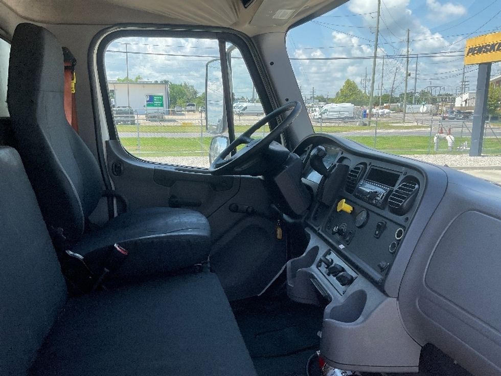Medium Duty Box Truck-Light and Medium Duty Trucks-Freightliner-2020-M2-Hammond-LA-223,898\n\t\tmiles-$ 48,750 - Image 21