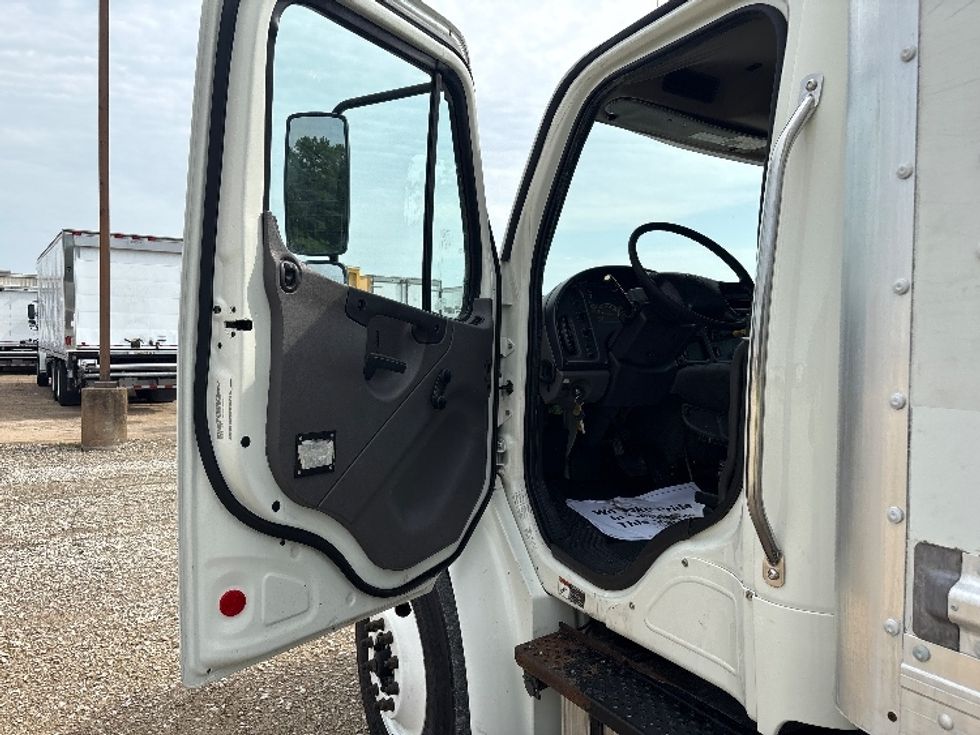 Medium Duty Box Truck-Light and Medium Duty Trucks-Freightliner-2020-M2-Hammond-LA-229,859\n\t\tmiles-$ 47,750 - Image 16