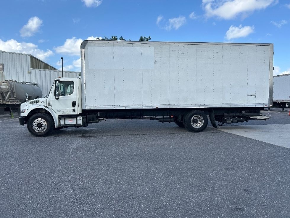 Medium Duty Box Truck-Light and Medium Duty Trucks-Freightliner-2020-M2-Hammond-LA-277,002\n\t\tmiles-$ 40,000 - Image 4