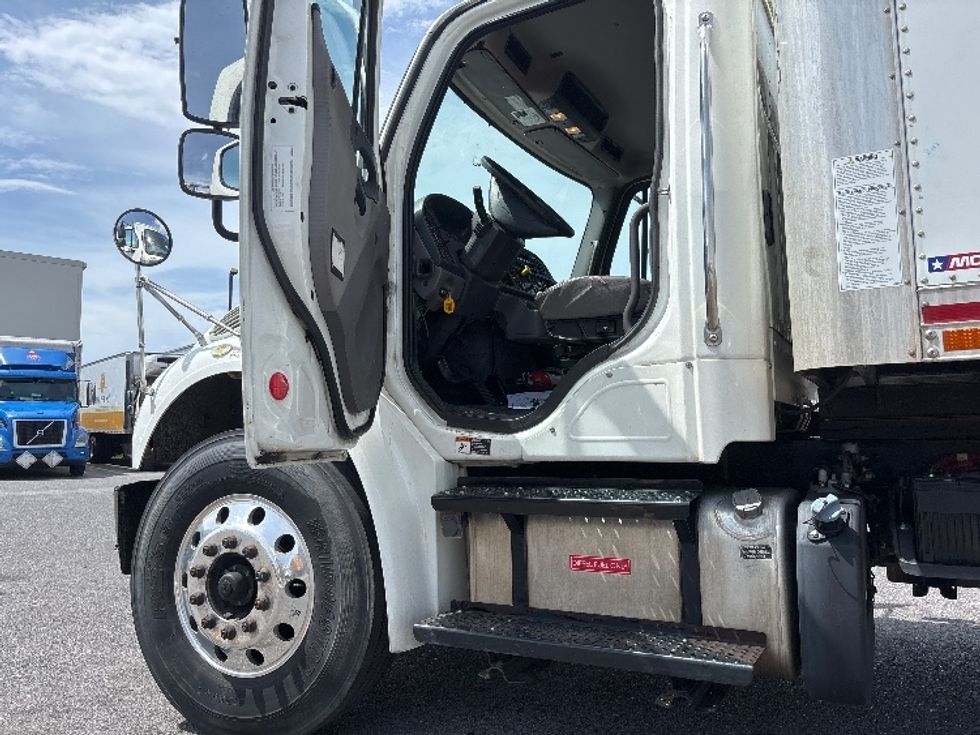 Medium Duty Box Truck-Light and Medium Duty Trucks-Freightliner-2020-M2-Hammond-LA-283,660\n\t\tmiles-$ 32,750 - Image 16