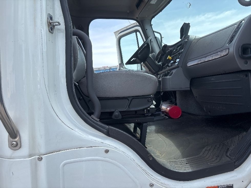 Medium Duty Box Truck-Light and Medium Duty Trucks-Freightliner-2020-M2-Hammond-LA-283,660\n\t\tmiles-$ 32,750 - Image 22