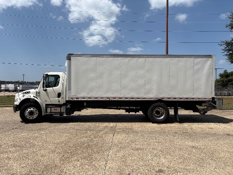 Medium Duty Box Truck-Light and Medium Duty Trucks-Freightliner-2020-M2-Hammond-LA-307,203\n\t\tmiles-$ 23,500 - Image 4