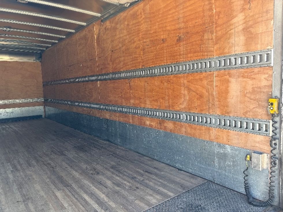 Medium Duty Box Truck-Light and Medium Duty Trucks-Freightliner-2020-M2-Hammond-LA-317,001\n\t\tmiles-$ 22,750 - Image 12
