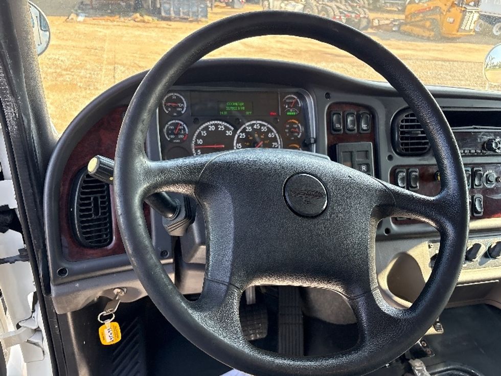 Medium Duty Box Truck-Light and Medium Duty Trucks-Freightliner-2020-M2-Hammond-LA-317,001\n\t\tmiles-$ 22,750 - Image 17