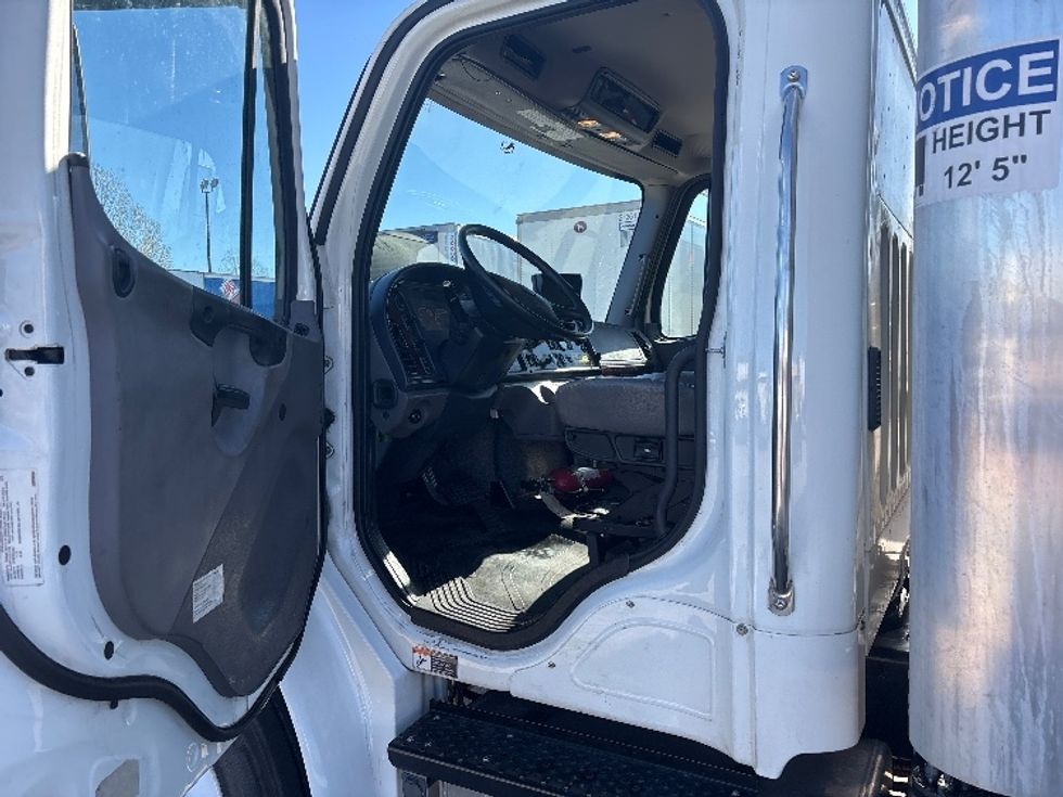 Medium Duty Box Truck-Light and Medium Duty Trucks-Freightliner-2020-M2-Hammond-LA-66,329\n\t\tmiles-$ 69,250 - Image 16