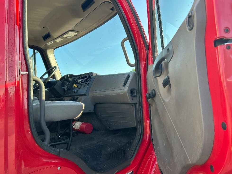 Medium Duty Box Truck-Light and Medium Duty Trucks-Freightliner-2020-M2-Hammond-LA-83,026\n\t\tmiles-$ 66,500 - Image 20