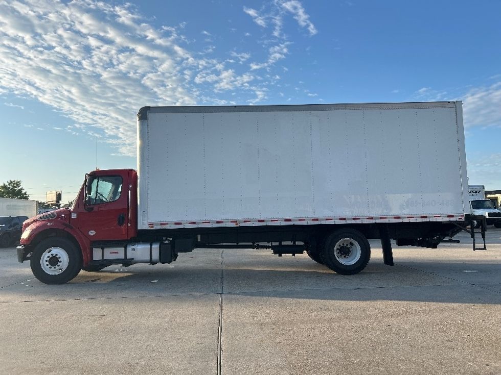Medium Duty Box Truck-Light and Medium Duty Trucks-Freightliner-2020-M2-Hammond-LA-83,026\n\t\tmiles-$ 66,500 - Image 4