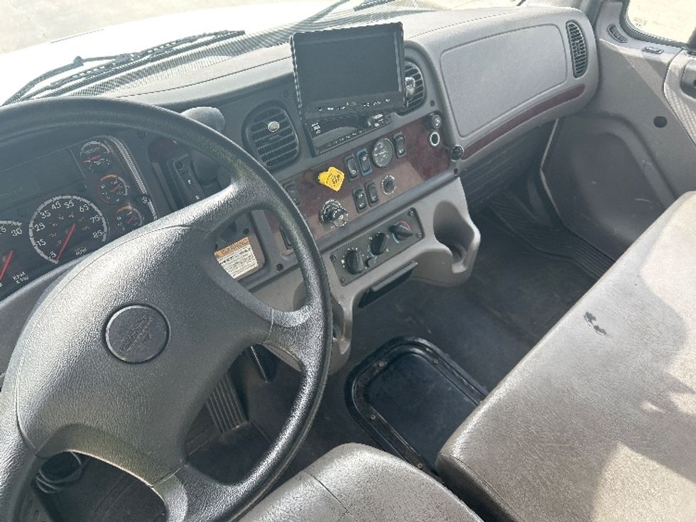 Medium Duty Box Truck-Light and Medium Duty Trucks-Freightliner-2020-M2-Hammond-LA-85,615\n\t\tmiles-$ 67,250 - Image 15