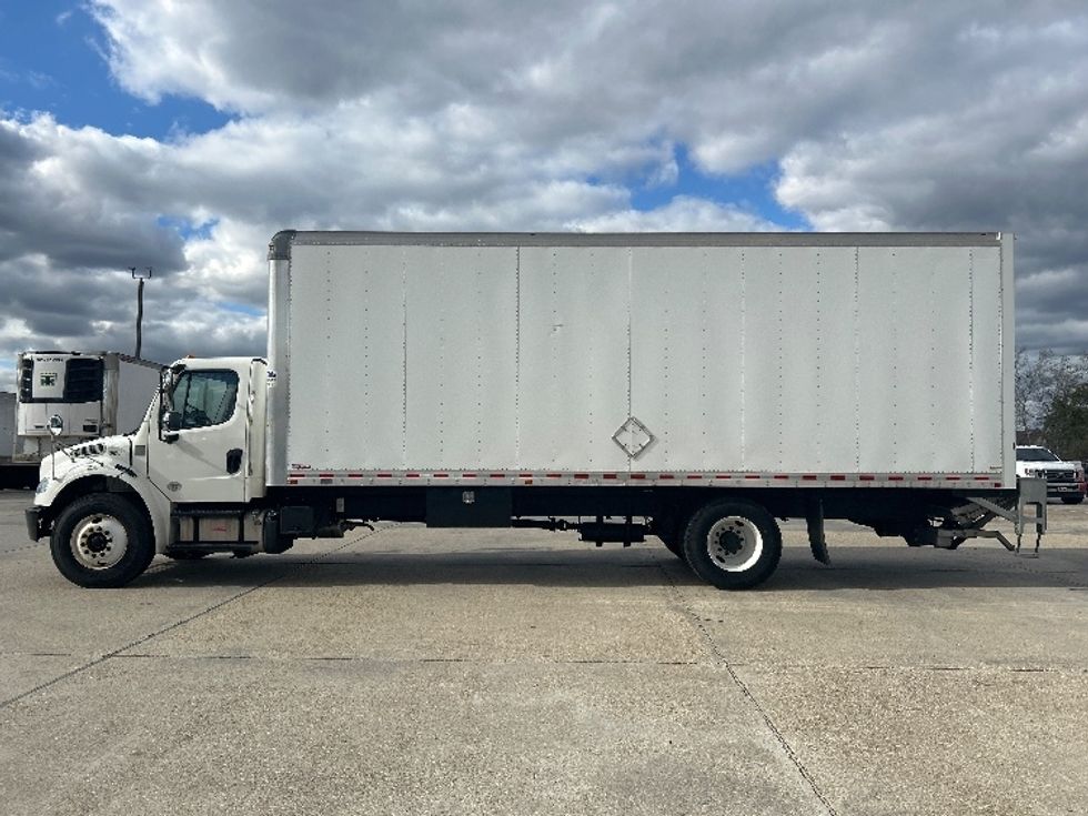 Medium Duty Box Truck-Light and Medium Duty Trucks-Freightliner-2020-M2-Hammond-LA-85,615\n\t\tmiles-$ 67,250 - Image 4
