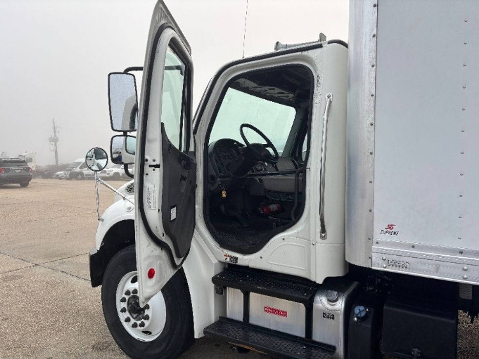 Medium Duty Box Truck-Light and Medium Duty Trucks-Freightliner-2020-M2-Hammond-LA-86,864\n\t\tmiles-$ 57,750 - Image 11