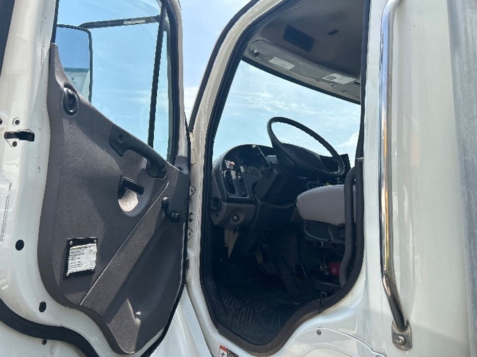 Medium Duty Box Truck-Light and Medium Duty Trucks-Freightliner-2020-M2-Hammond-LA-97,441\n\t\tmiles-$ 67,250 - Image 16