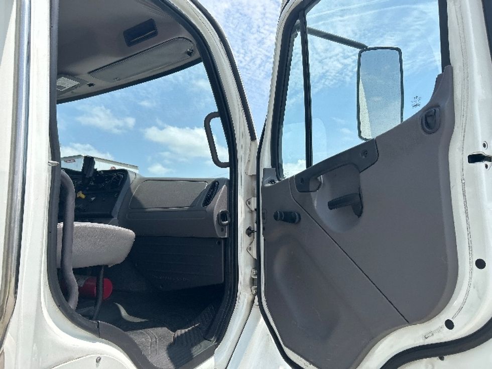 Medium Duty Box Truck-Light and Medium Duty Trucks-Freightliner-2020-M2-Hammond-LA-97,441\n\t\tmiles-$ 67,250 - Image 20