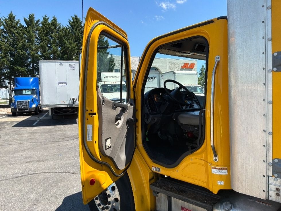 Medium Duty Box Truck-Light and Medium Duty Trucks-Freightliner-2020-M2-Harrisburg-PA-208,582\n\t\tmiles-$ 40,000 - Image 16