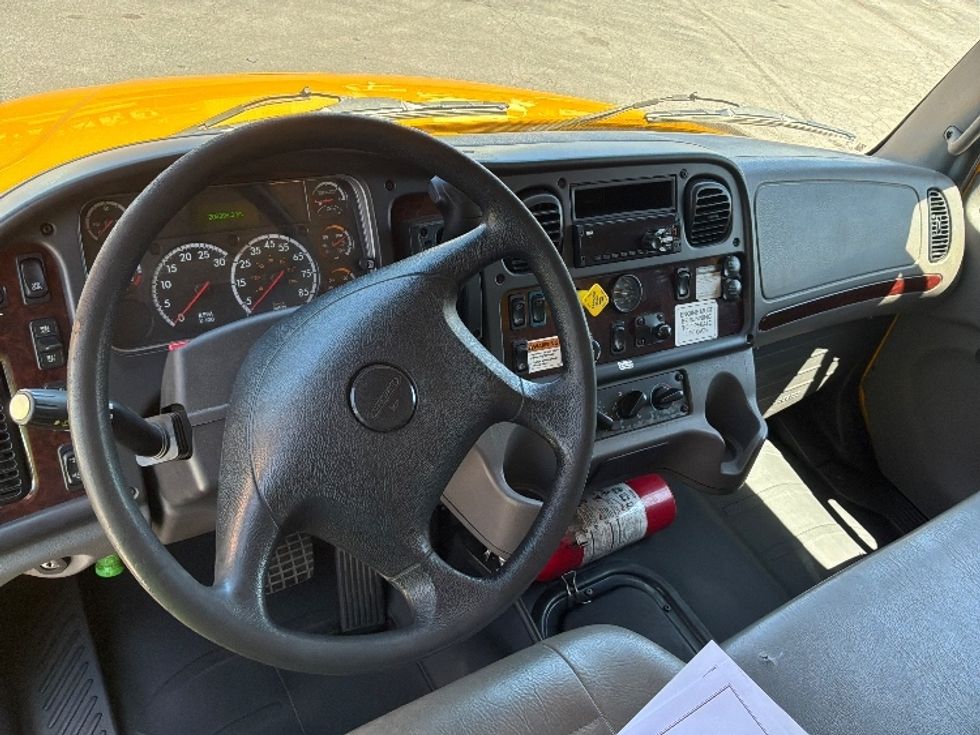 Medium Duty Box Truck-Light and Medium Duty Trucks-Freightliner-2020-M2-Harrisburg-PA-208,582\n\t\tmiles-$ 40,000 - Image 17