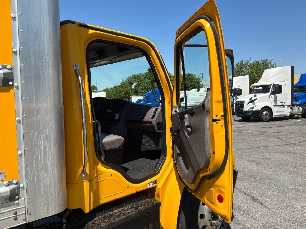 Medium Duty Box Truck-Light and Medium Duty Trucks-Freightliner-2020-M2-Harrisburg-PA-208,582\n\t\tmiles-$ 40,000 - Image 20