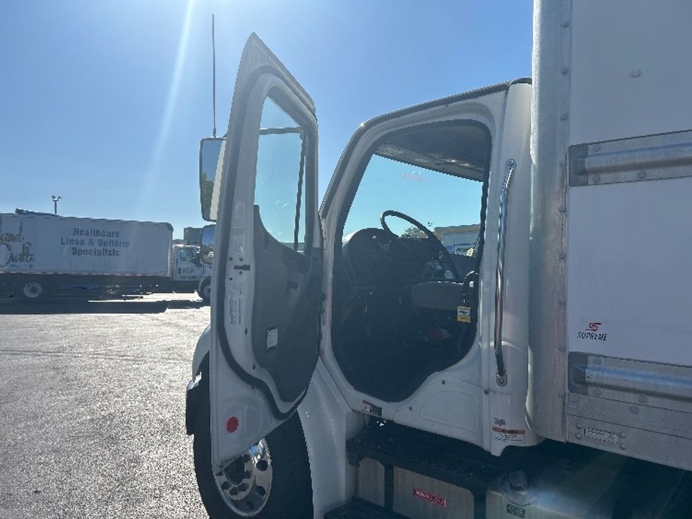 Medium Duty Box Truck-Light and Medium Duty Trucks-Freightliner-2020-M2-Harrisburg-PA-212,835\n\t\tmiles-$ 46,500 - Image 16