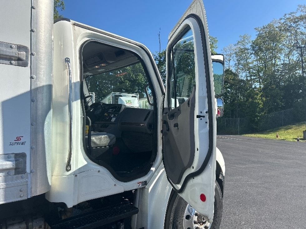 Medium Duty Box Truck-Light and Medium Duty Trucks-Freightliner-2020-M2-Harrisburg-PA-212,835\n\t\tmiles-$ 46,500 - Image 20