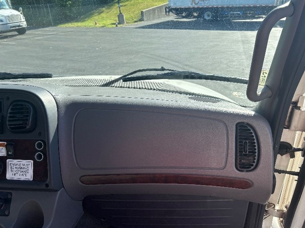 Medium Duty Box Truck-Light and Medium Duty Trucks-Freightliner-2020-M2-Harrisburg-PA-212,835\n\t\tmiles-$ 46,500 - Image 21