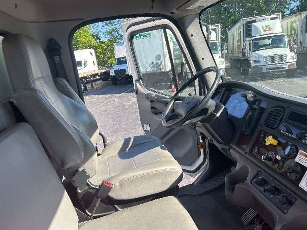 Medium Duty Box Truck-Light and Medium Duty Trucks-Freightliner-2020-M2-Harrisburg-PA-212,835\n\t\tmiles-$ 46,500 - Image 22