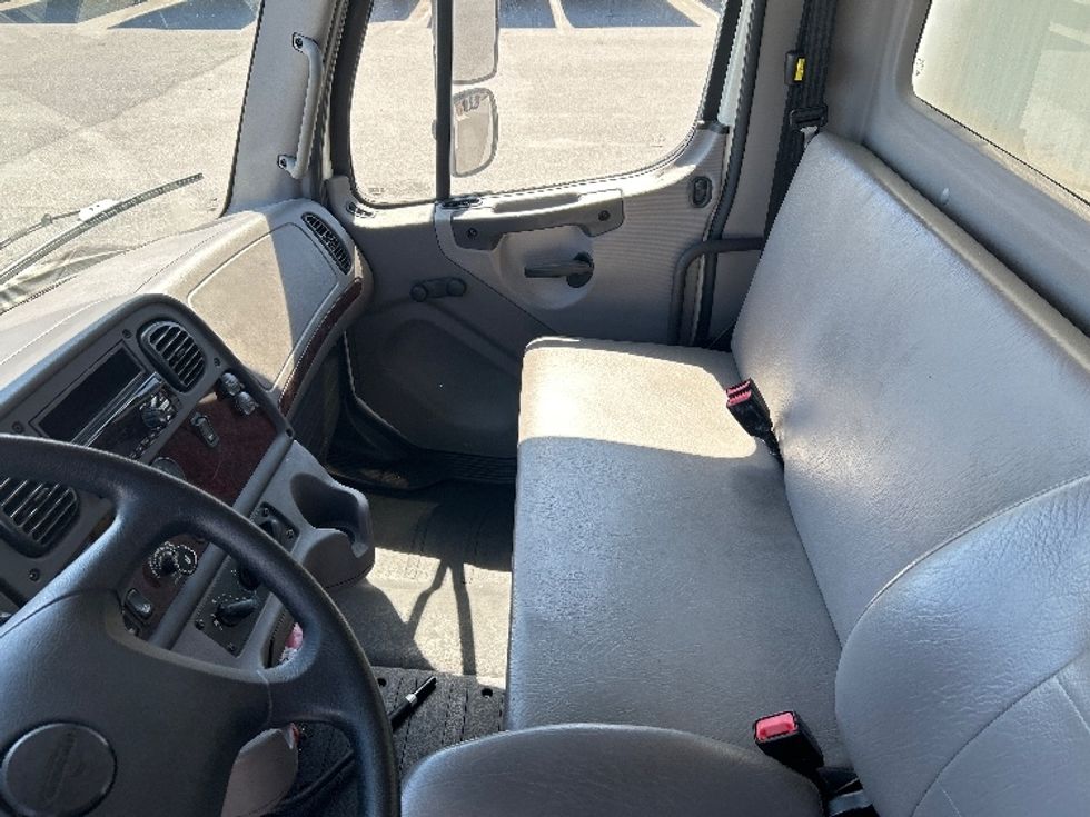 Medium Duty Box Truck-Light and Medium Duty Trucks-Freightliner-2020-M2-Harrisburg-PA-35,224\n\t\tmiles-$ 61,750 - Image 19