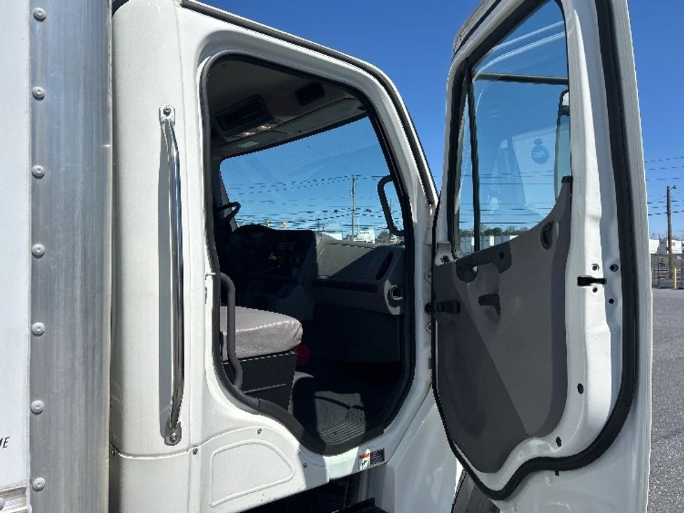 Medium Duty Box Truck-Light and Medium Duty Trucks-Freightliner-2020-M2-Harrisburg-PA-35,224\n\t\tmiles-$ 61,750 - Image 20