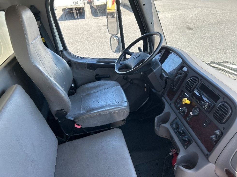 Medium Duty Box Truck-Light and Medium Duty Trucks-Freightliner-2020-M2-Harrisburg-PA-35,224\n\t\tmiles-$ 61,750 - Image 22