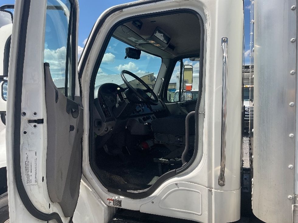 Medium Duty Box Truck-Light and Medium Duty Trucks-Freightliner-2020-M2-Harrisburg-PA-85,290\n\t\tmiles-$ 53,250 - Image 16