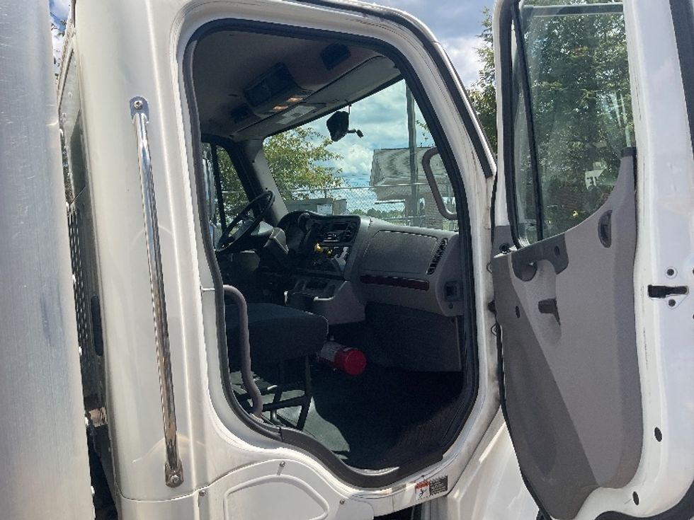 Medium Duty Box Truck-Light and Medium Duty Trucks-Freightliner-2020-M2-Harrisburg-PA-85,290\n\t\tmiles-$ 53,250 - Image 20
