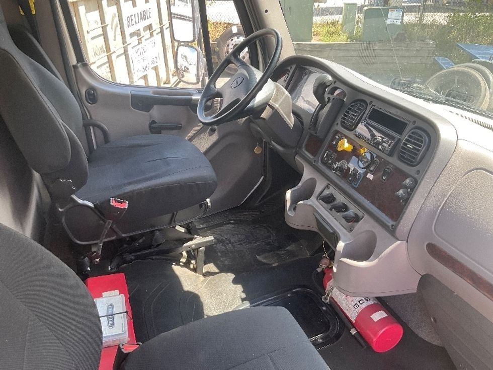 Medium Duty Box Truck-Light and Medium Duty Trucks-Freightliner-2020-M2-Harrisburg-PA-85,290\n\t\tmiles-$ 53,250 - Image 22