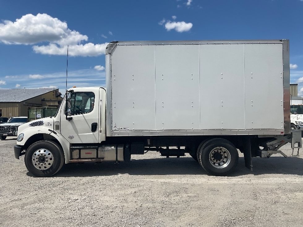 Medium Duty Box Truck-Light and Medium Duty Trucks-Freightliner-2020-M2-Harrisburg-PA-85,290\n\t\tmiles-$ 53,250 - Image 4