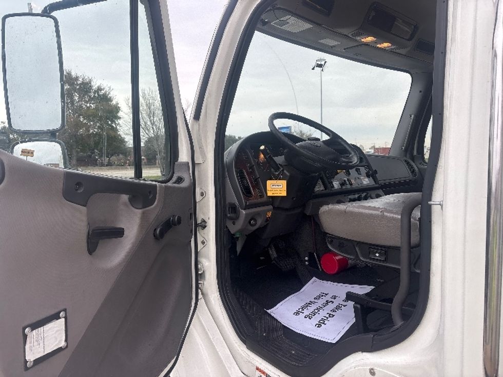 Medium Duty Box Truck-Light and Medium Duty Trucks-Freightliner-2020-M2-Houston-TX-108,004\n\t\tmiles-$ 60,250 - Image 15
