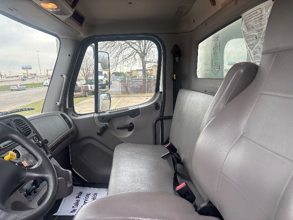 Medium Duty Box Truck-Light and Medium Duty Trucks-Freightliner-2020-M2-Houston-TX-108,004\n\t\tmiles-$ 60,250 - Image 17