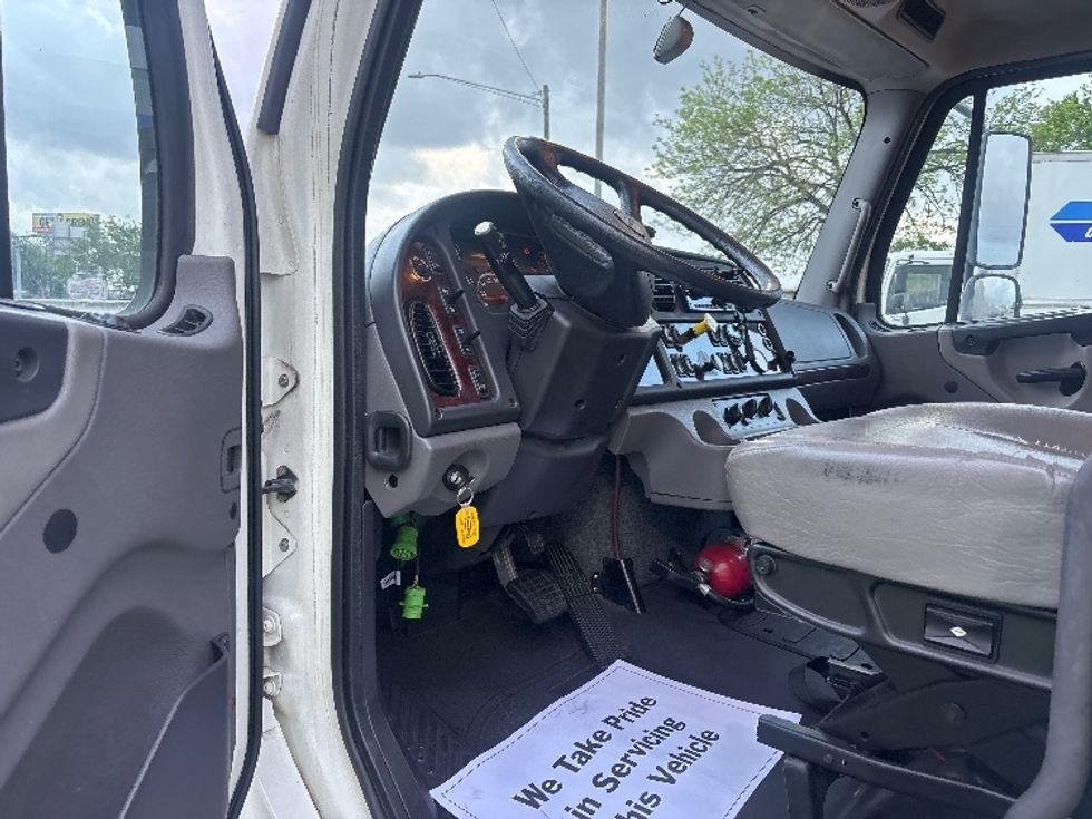 Medium Duty Box Truck-Light and Medium Duty Trucks-Freightliner-2020-M2-Houston-TX-126,515\n\t\tmiles-$ 57,750 - Image 15