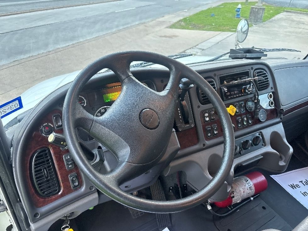 Medium Duty Box Truck-Light and Medium Duty Trucks-Freightliner-2020-M2-Houston-TX-126,515\n\t\tmiles-$ 57,750 - Image 16