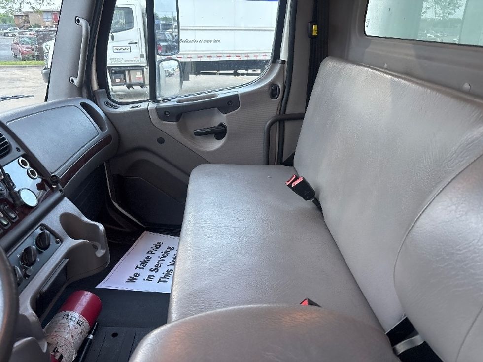 Medium Duty Box Truck-Light and Medium Duty Trucks-Freightliner-2020-M2-Houston-TX-126,515\n\t\tmiles-$ 57,750 - Image 17