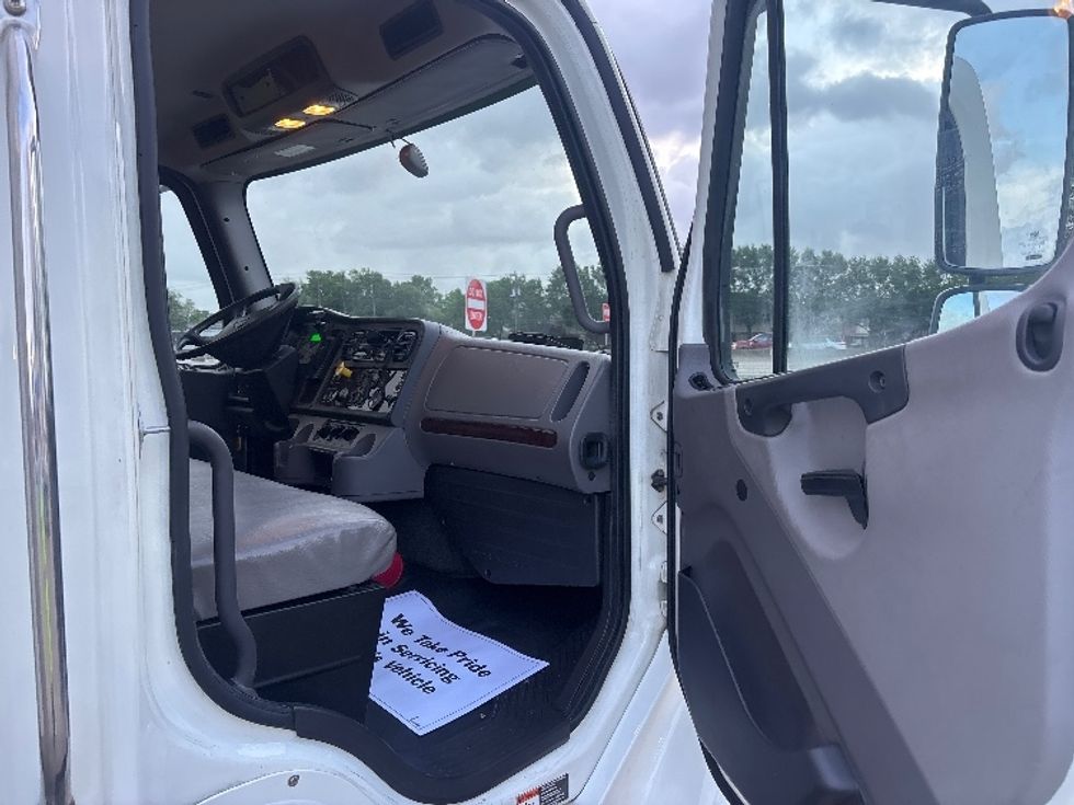 Medium Duty Box Truck-Light and Medium Duty Trucks-Freightliner-2020-M2-Houston-TX-126,515\n\t\tmiles-$ 57,750 - Image 18