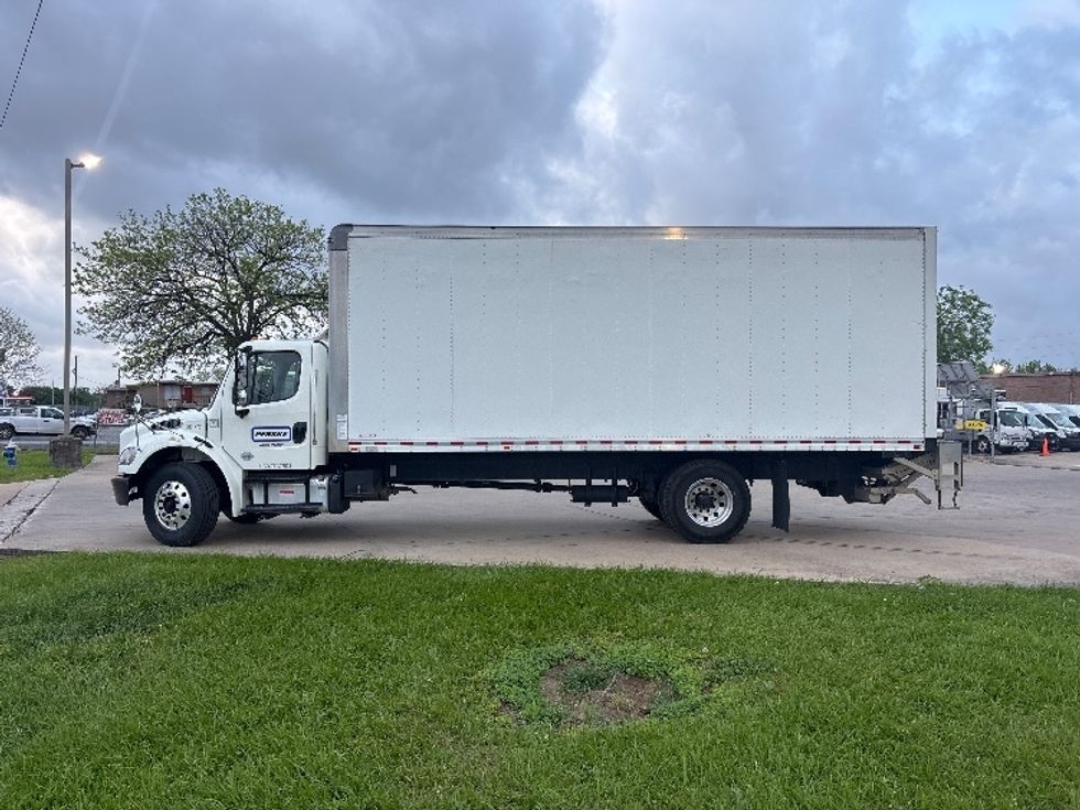 Medium Duty Box Truck-Light and Medium Duty Trucks-Freightliner-2020-M2-Houston-TX-126,515\n\t\tmiles-$ 57,750 - Image 4