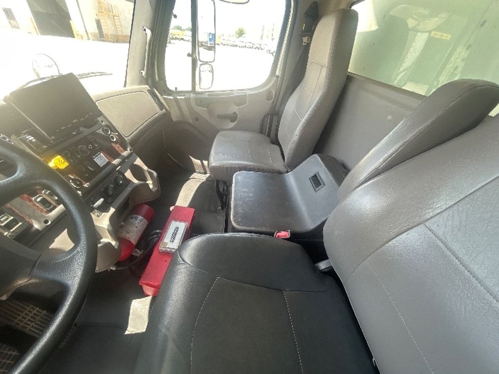Medium Duty Box Truck-Light and Medium Duty Trucks-Freightliner-2020-M2-Houston-TX-164,523\n\t\tmiles-$ 42,250 - Image 18