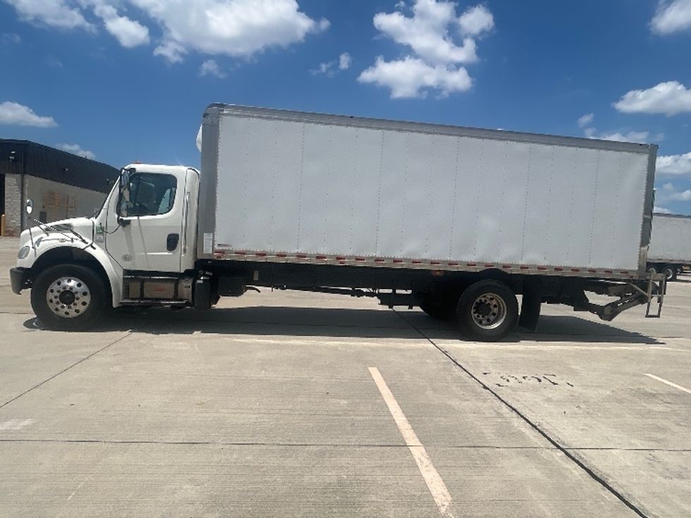 Medium Duty Box Truck-Light and Medium Duty Trucks-Freightliner-2020-M2-Houston-TX-164,523\n\t\tmiles-$ 42,250 - Image 4