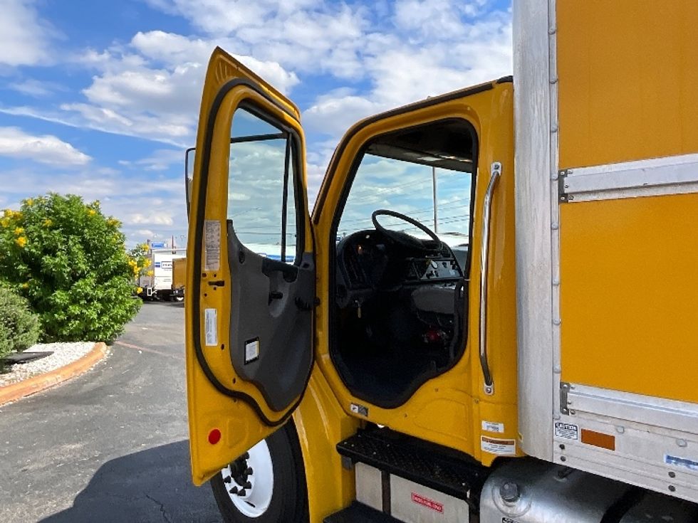 Medium Duty Box Truck-Light and Medium Duty Trucks-Freightliner-2020-M2-Houston-TX-181,484\n\t\tmiles-$ 36,250 - Image 16