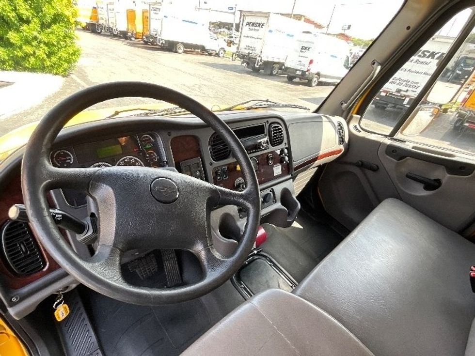 Medium Duty Box Truck-Light and Medium Duty Trucks-Freightliner-2020-M2-Houston-TX-181,484\n\t\tmiles-$ 36,250 - Image 17