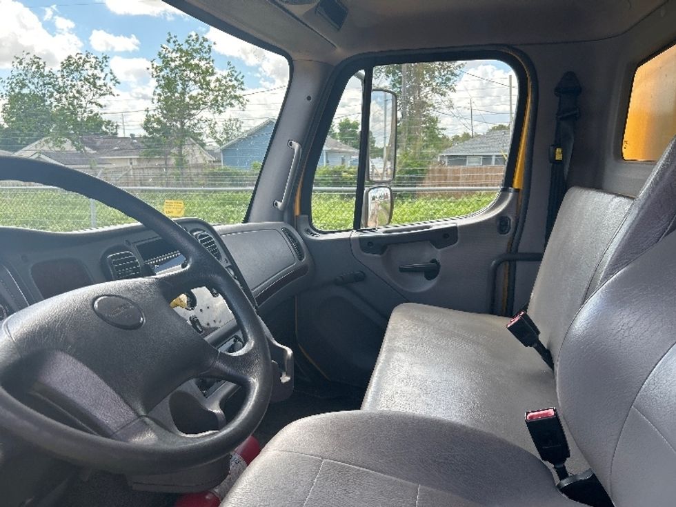 Medium Duty Box Truck-Light and Medium Duty Trucks-Freightliner-2020-M2-Houston-TX-181,484\n\t\tmiles-$ 36,250 - Image 19
