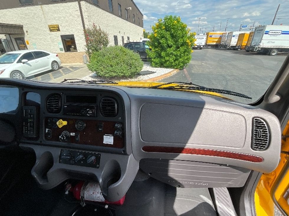 Medium Duty Box Truck-Light and Medium Duty Trucks-Freightliner-2020-M2-Houston-TX-181,484\n\t\tmiles-$ 36,250 - Image 21