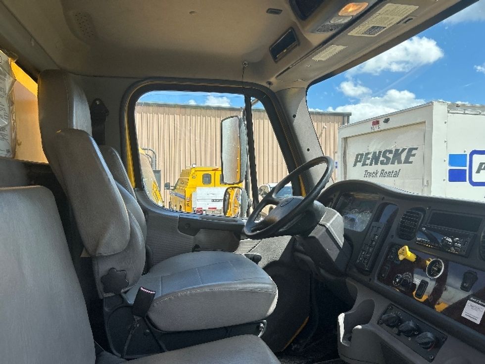 Medium Duty Box Truck-Light and Medium Duty Trucks-Freightliner-2020-M2-Houston-TX-181,484\n\t\tmiles-$ 36,250 - Image 22