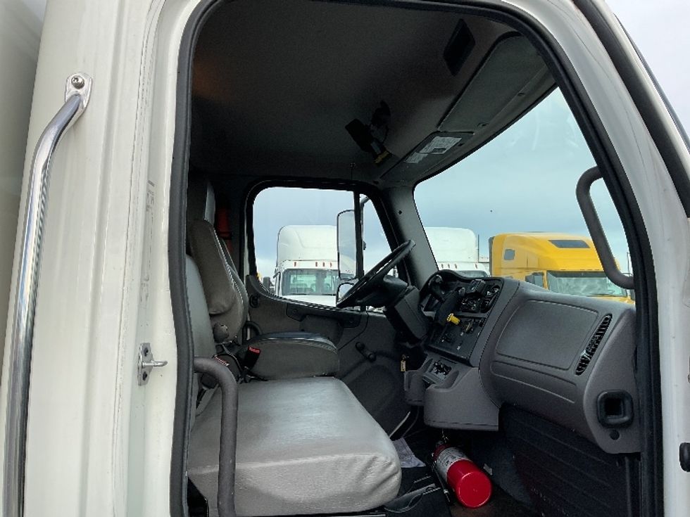 Medium Duty Box Truck-Light and Medium Duty Trucks-Freightliner-2020-M2-Indianapolis-IN-178,989\n\t\tmiles-$ 54,750 - Image 22